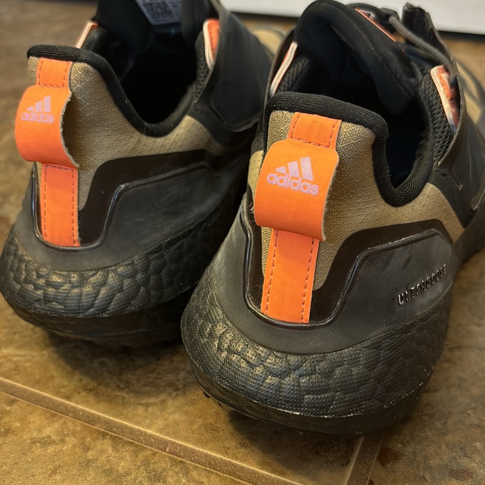 Adidas running shoes - Picture 4 of 6